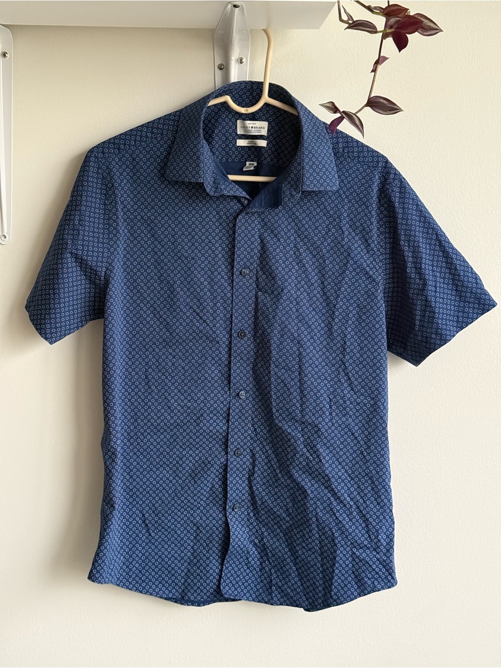Lucky Brand Men's Tailored Fit Blue Geometric Short Sleeve Button Down - Size M